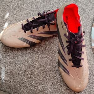 Predator cleats size 13